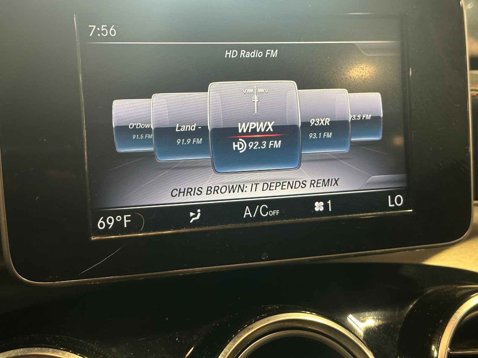 Thumbnail: 2018 Mercedes-Benz GLC - 3