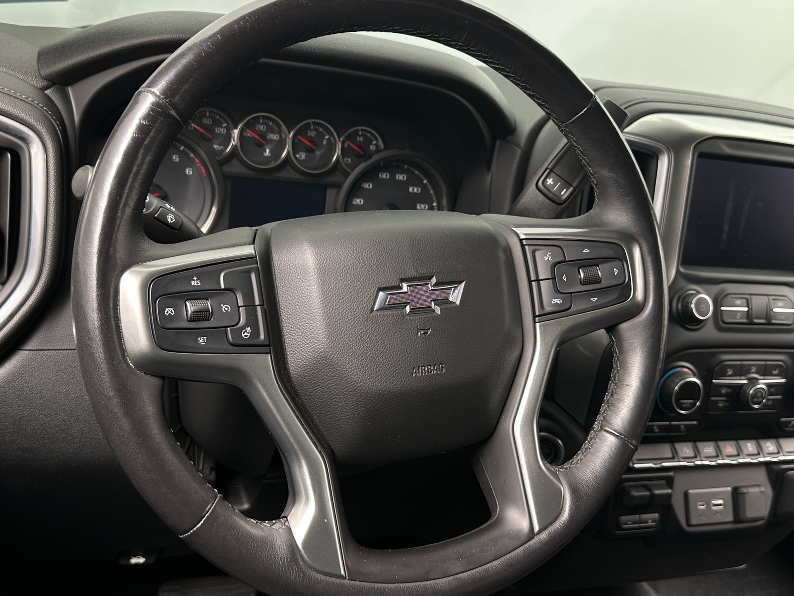 Thumbnail: 2019 Chevrolet Silverado 1500 - 5