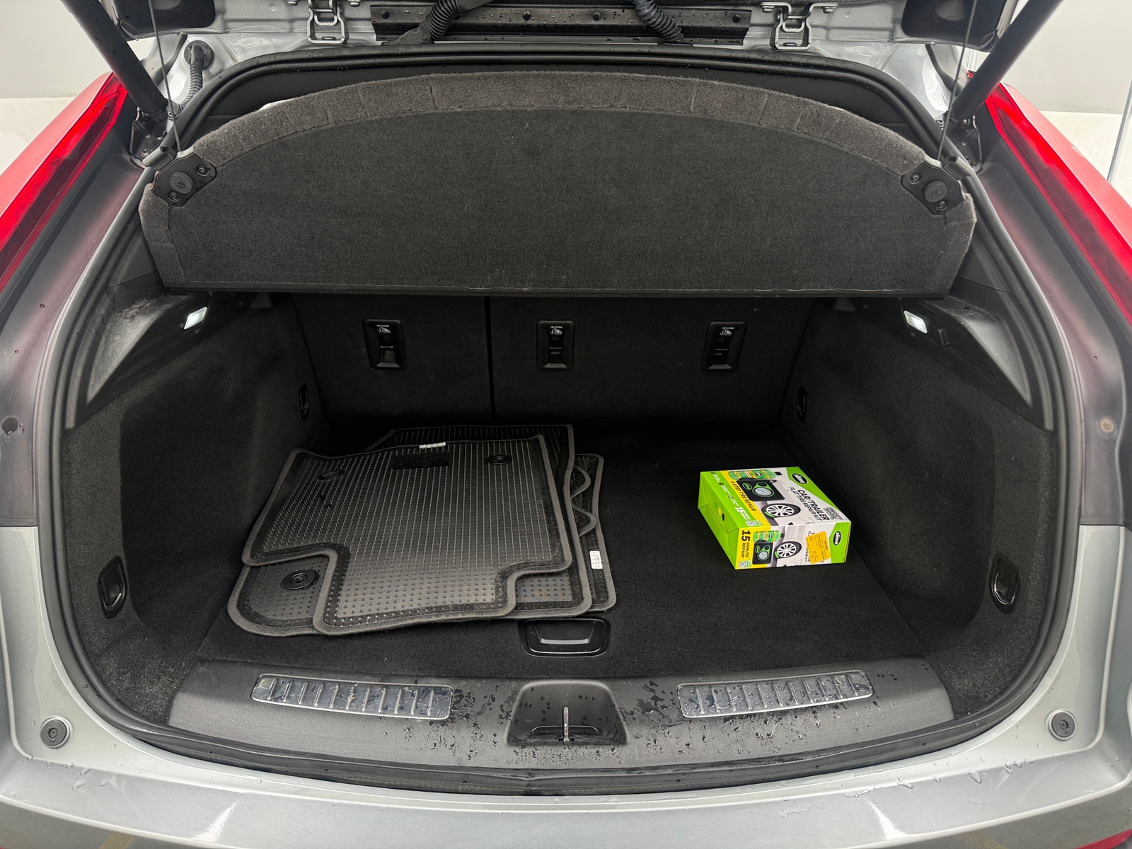 Thumbnail: 2023 Cadillac XT4 - 6