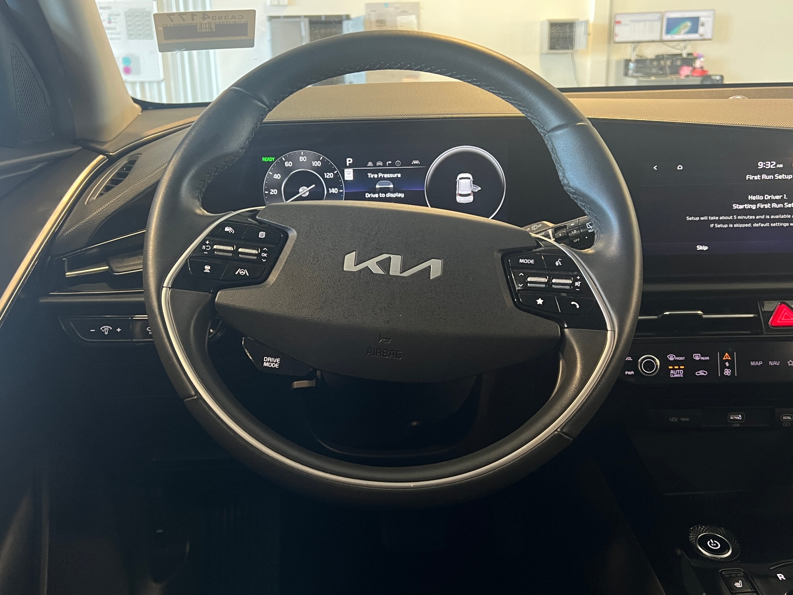 Thumbnail: 2023 Kia Niro - 5