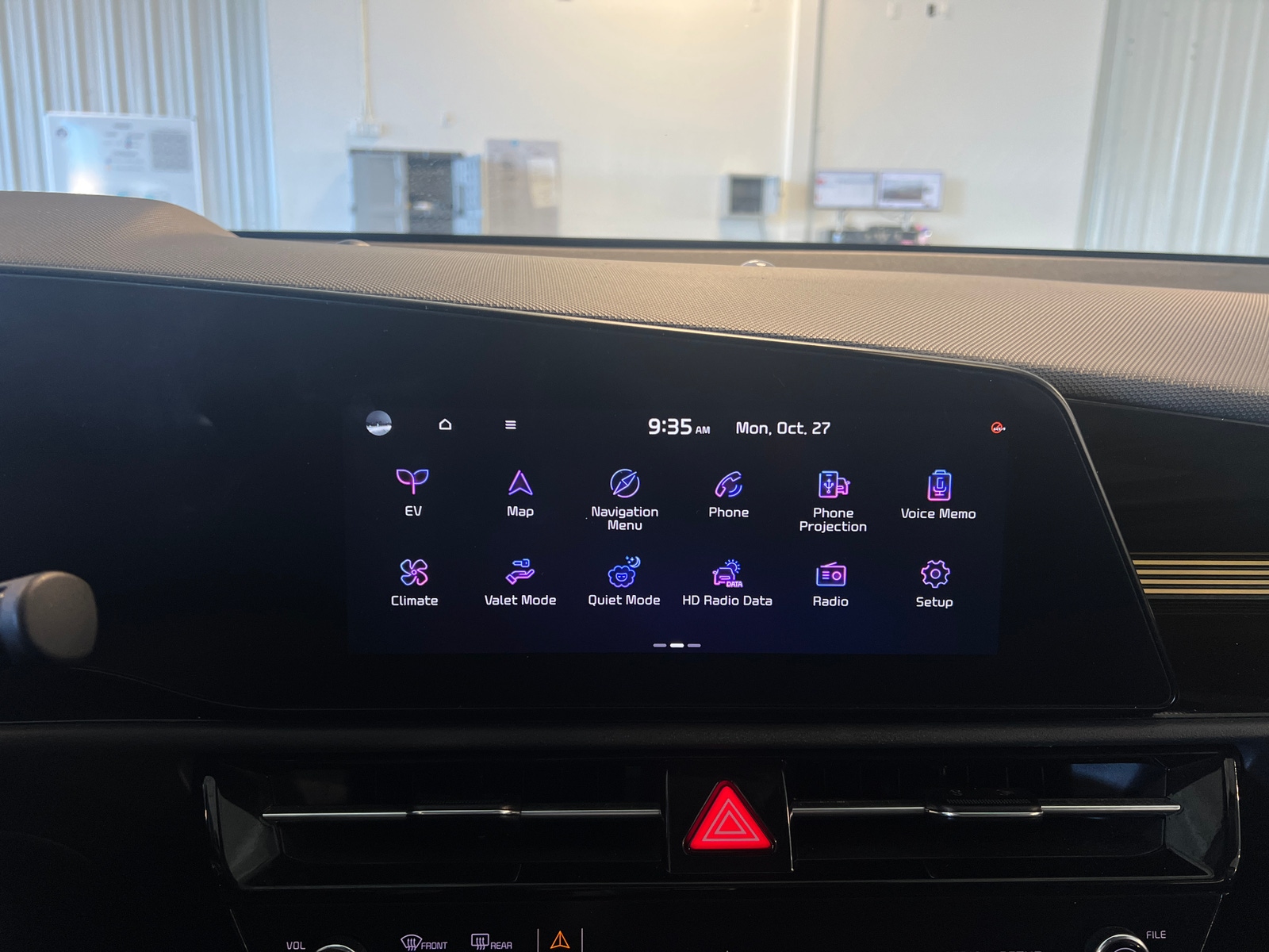 Thumbnail: 2023 Kia Niro - 4