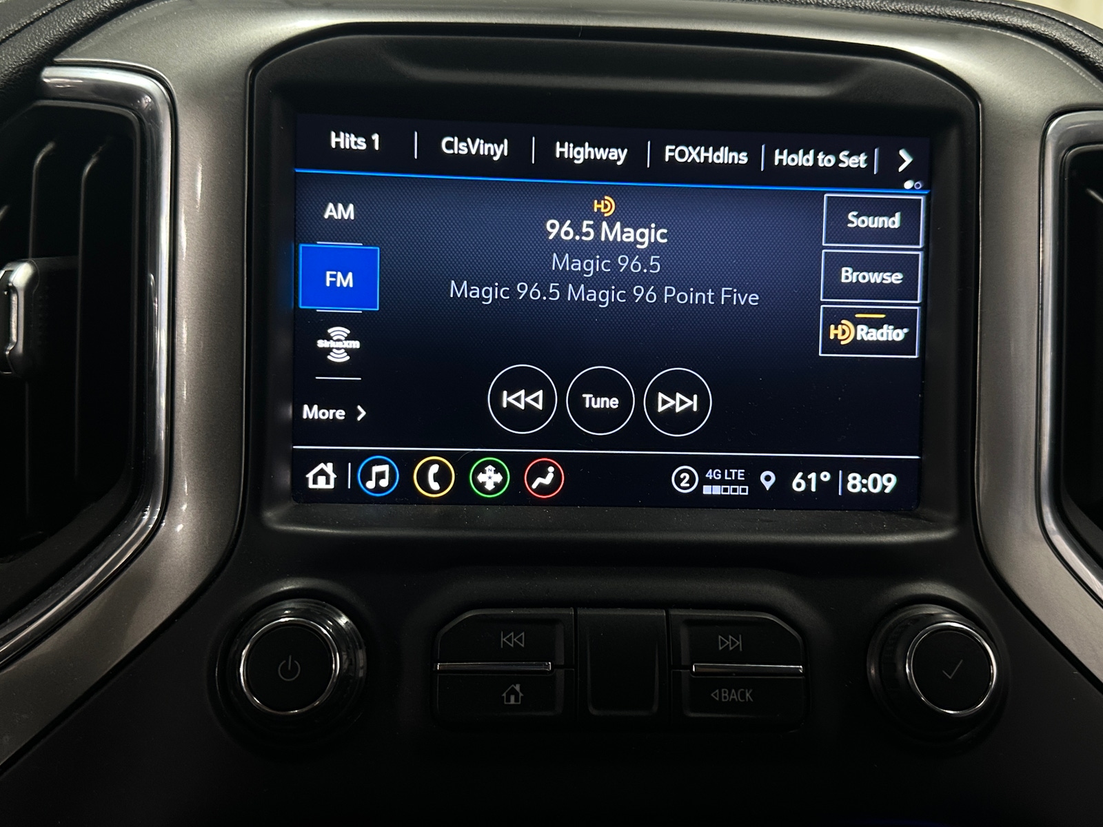 Thumbnail: 2021 Chevrolet Silverado 1500 - 4