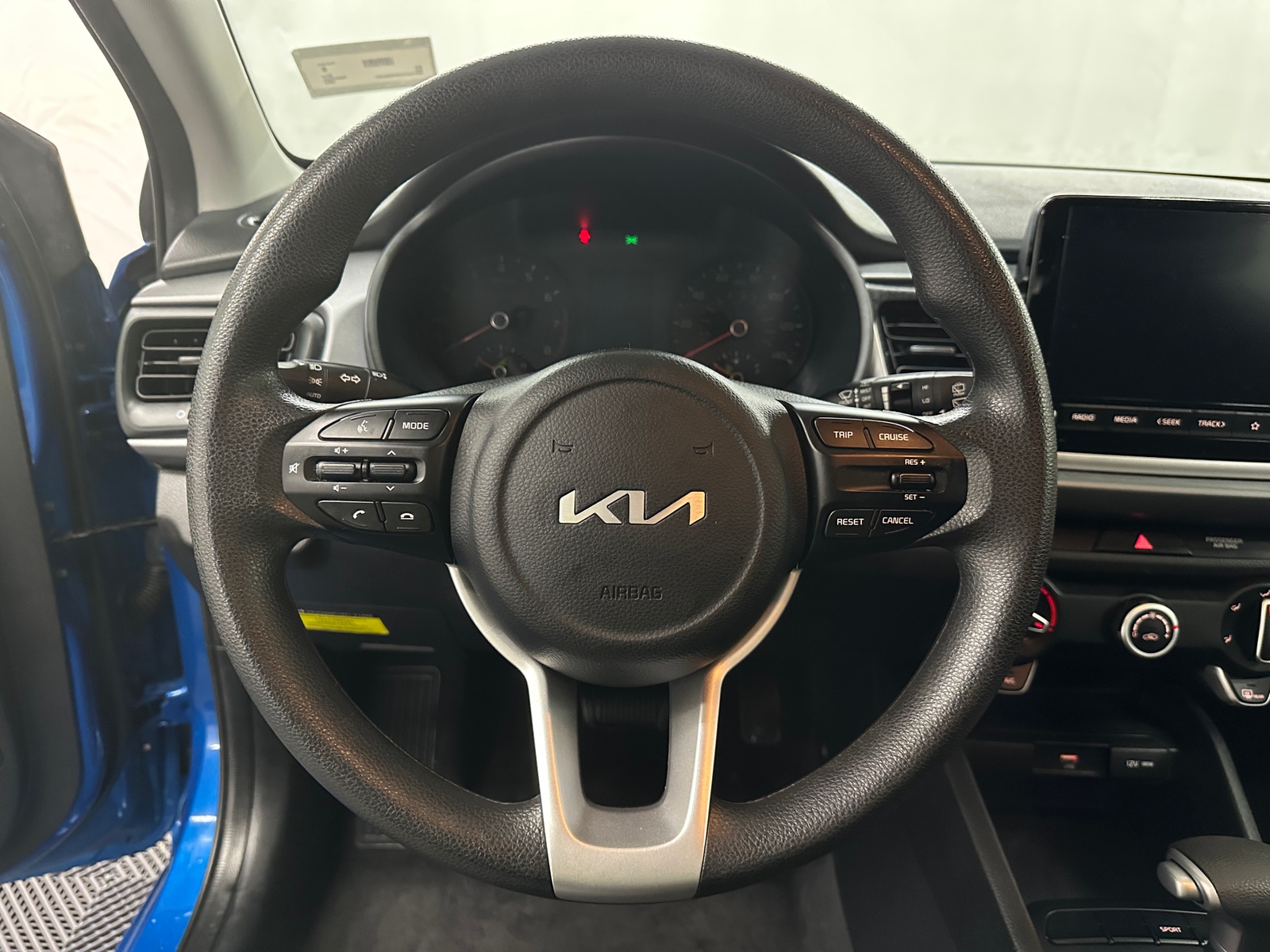 Thumbnail: 2023 Kia Rio - 5