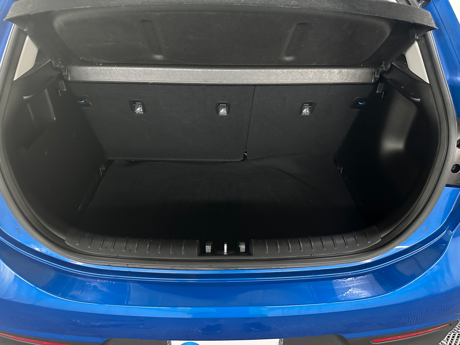 Thumbnail: 2023 Kia Rio - 7