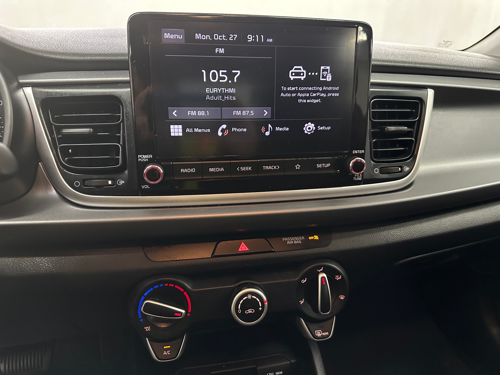 Thumbnail: 2023 Kia Rio - 4