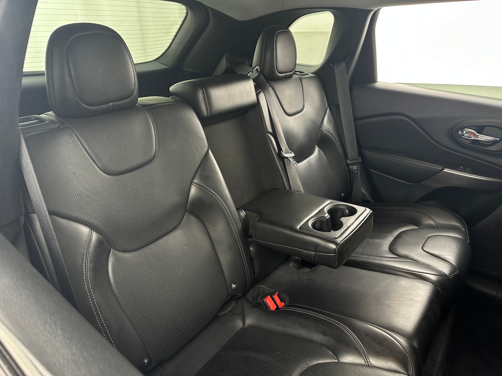 Thumbnail: 2019 Jeep Cherokee - 5