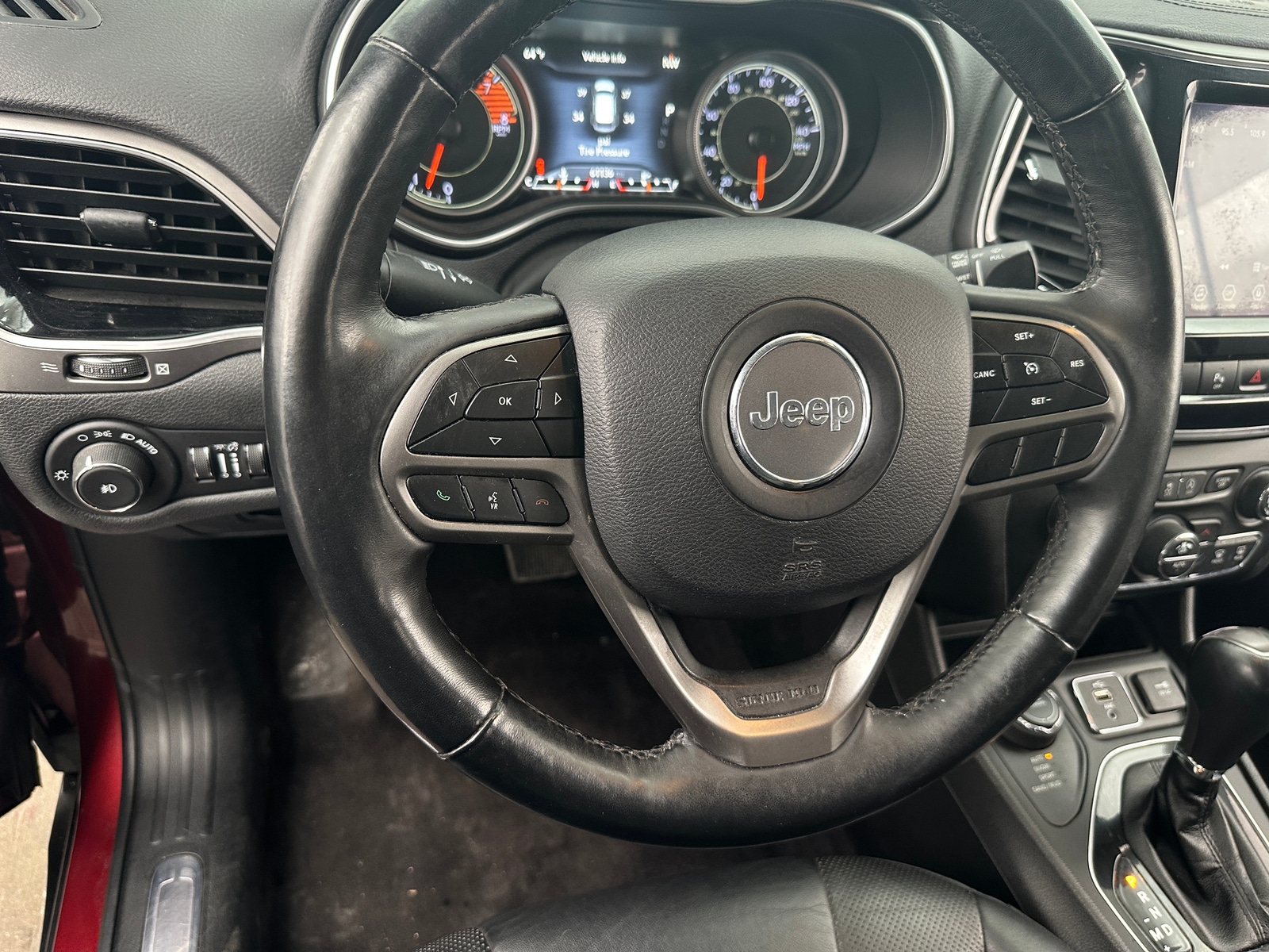 Thumbnail: 2019 Jeep Cherokee - 4