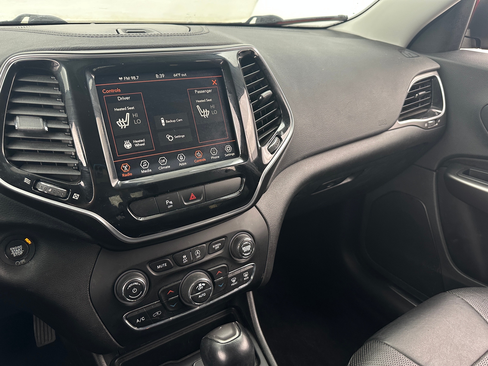 Thumbnail: 2019 Jeep Cherokee - 3