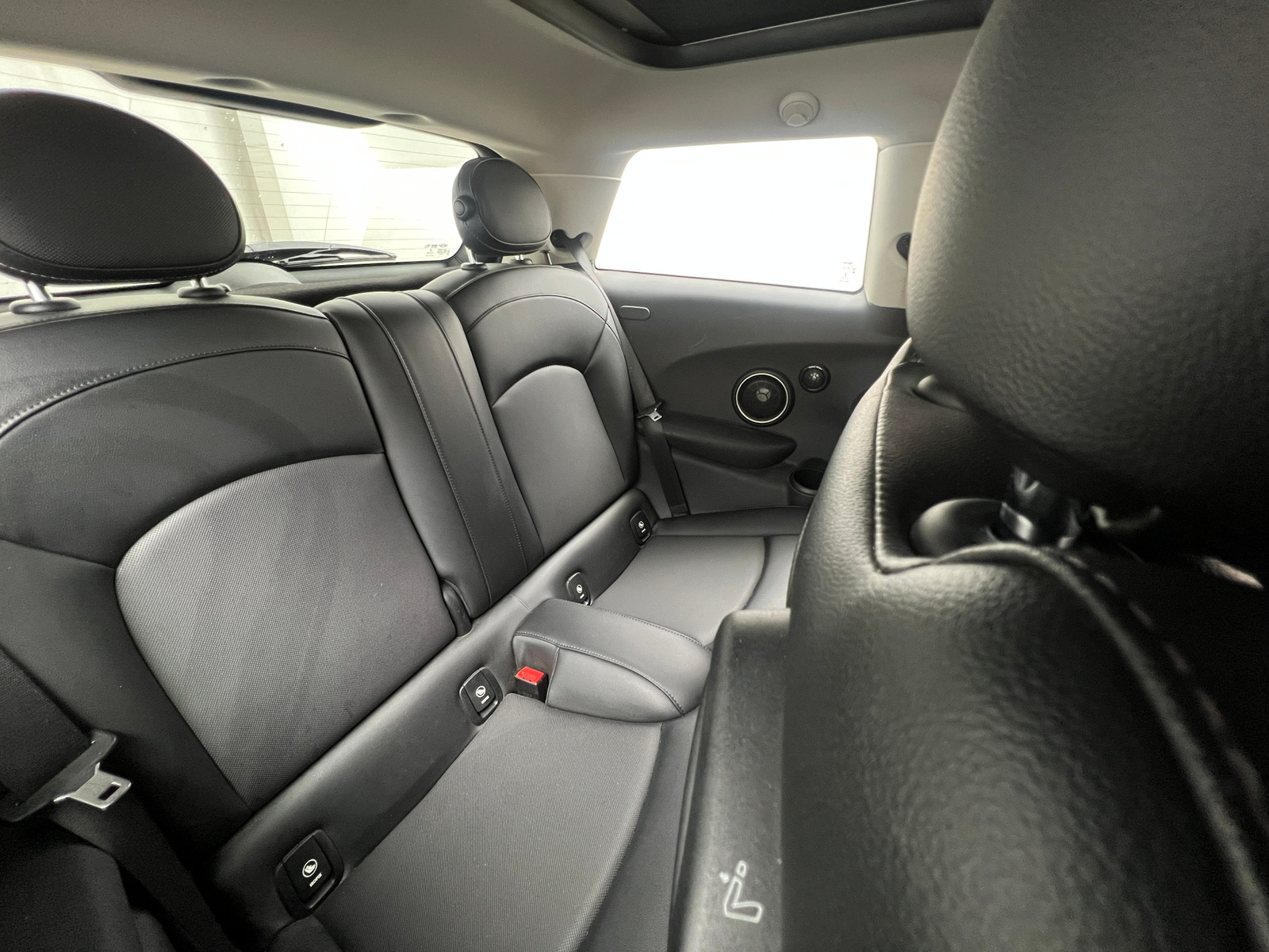 Thumbnail: 2015 MINI Cooper Hardtop - 5