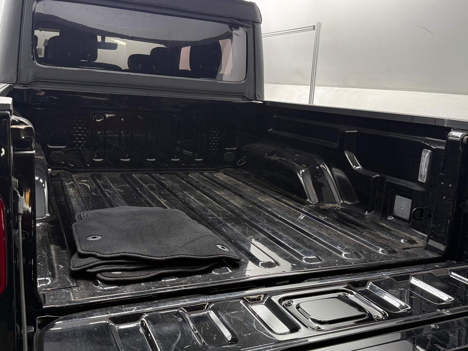 Thumbnail: 2023 Jeep Gladiator - 7