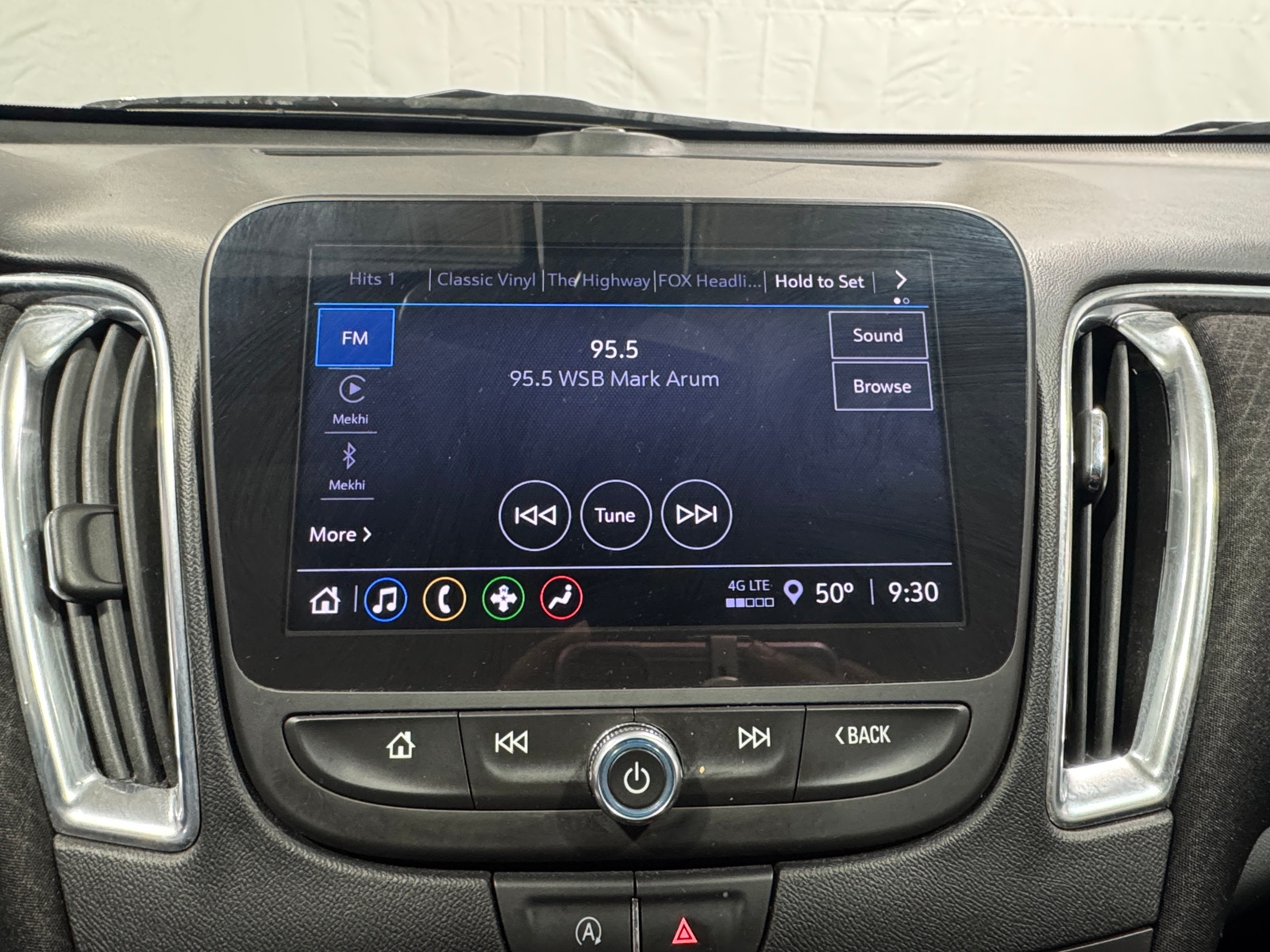 Thumbnail: 2021 Chevrolet Malibu - 4