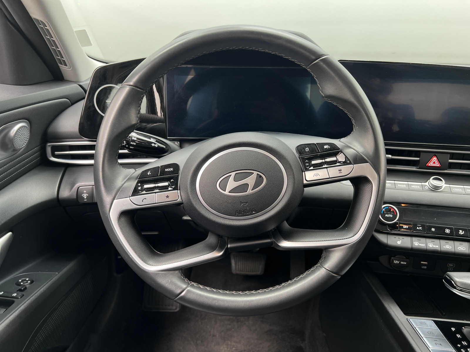 Thumbnail: 2024 Hyundai Elantra - 4