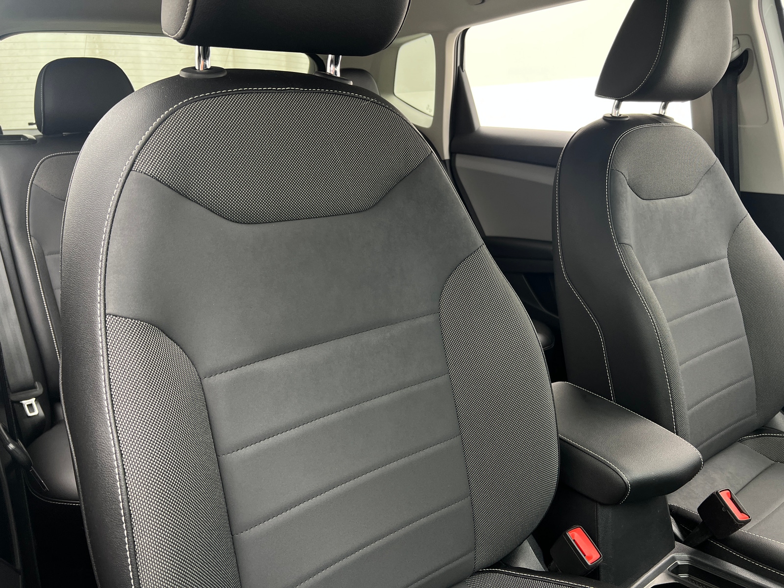 Thumbnail: 2022 Volkswagen Taos - 2