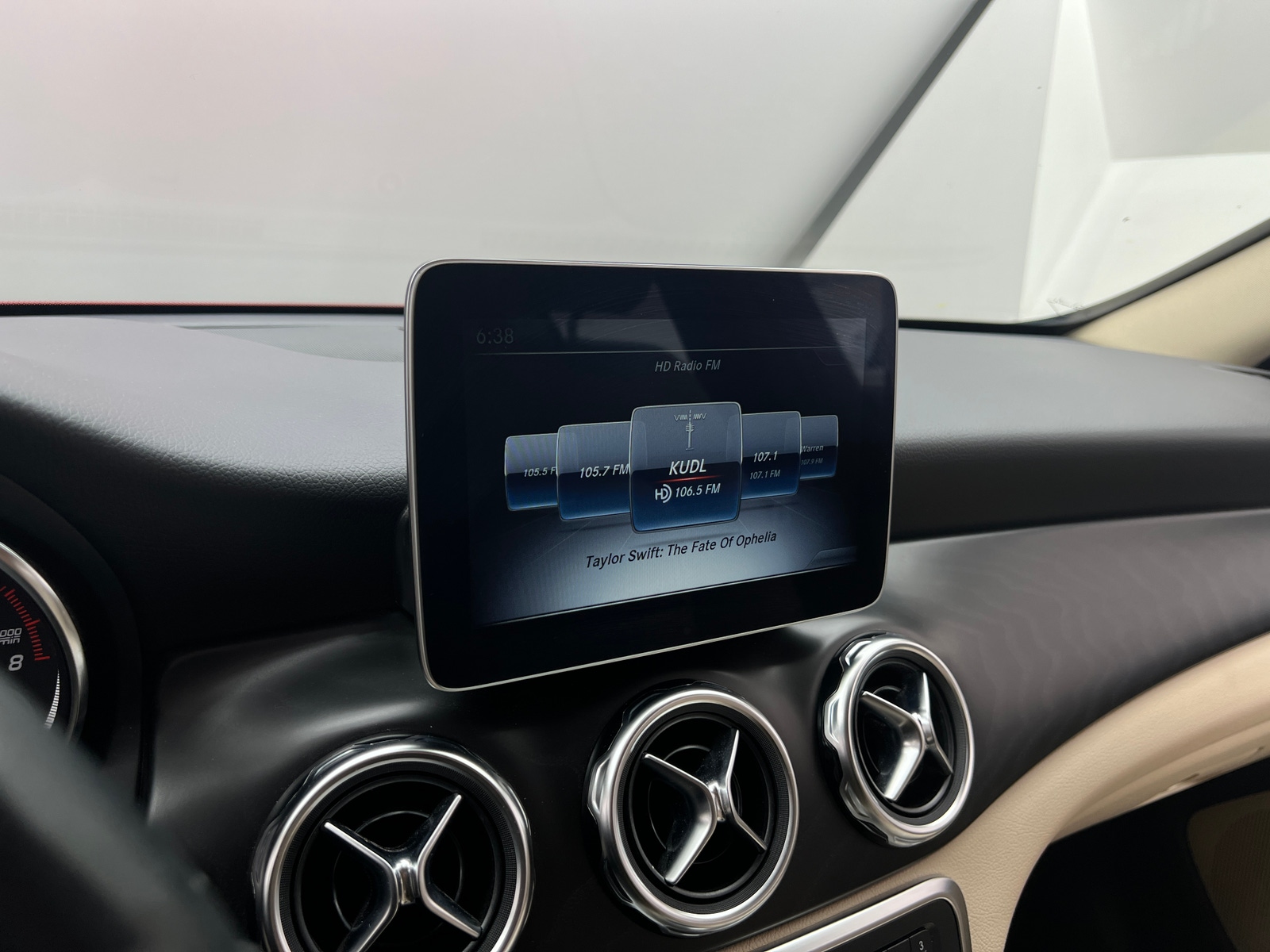 Thumbnail: 2019 Mercedes-Benz GLA - 3