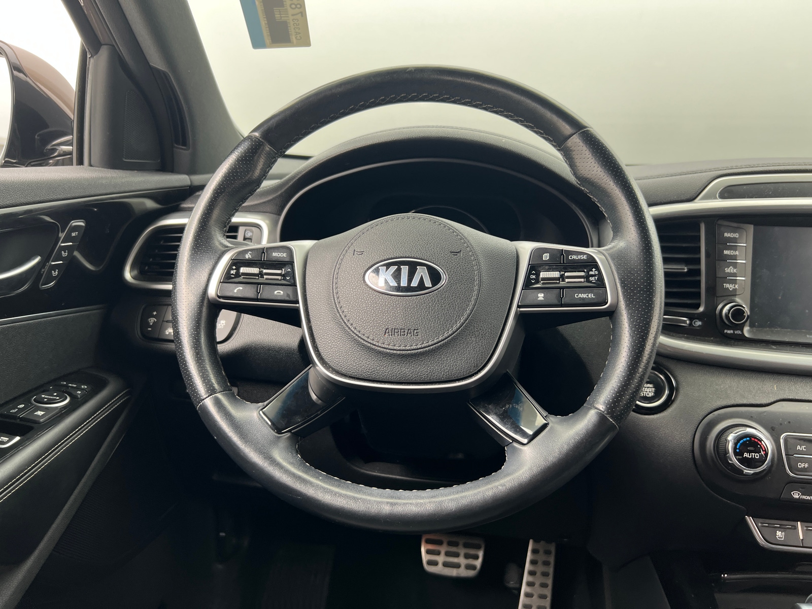 Thumbnail: 2019 Kia Sorento - 4