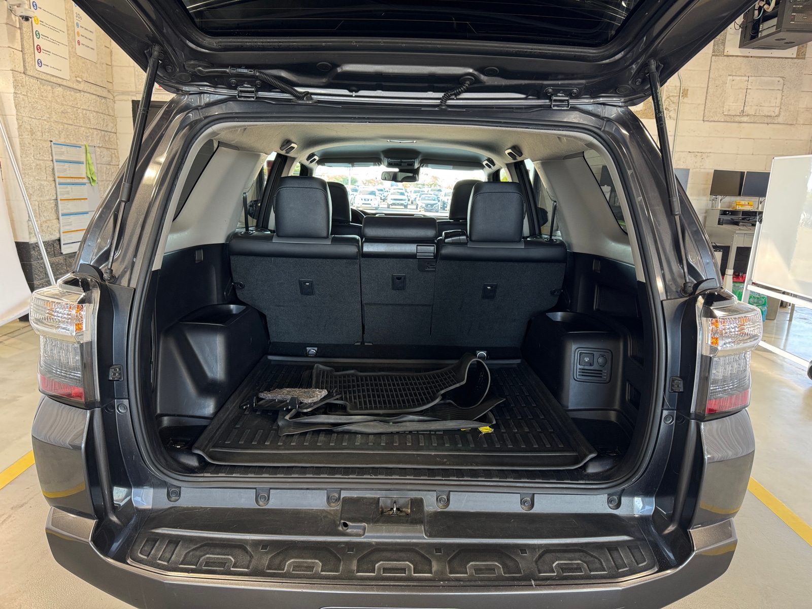 Thumbnail: 2020 Toyota 4Runner - 6