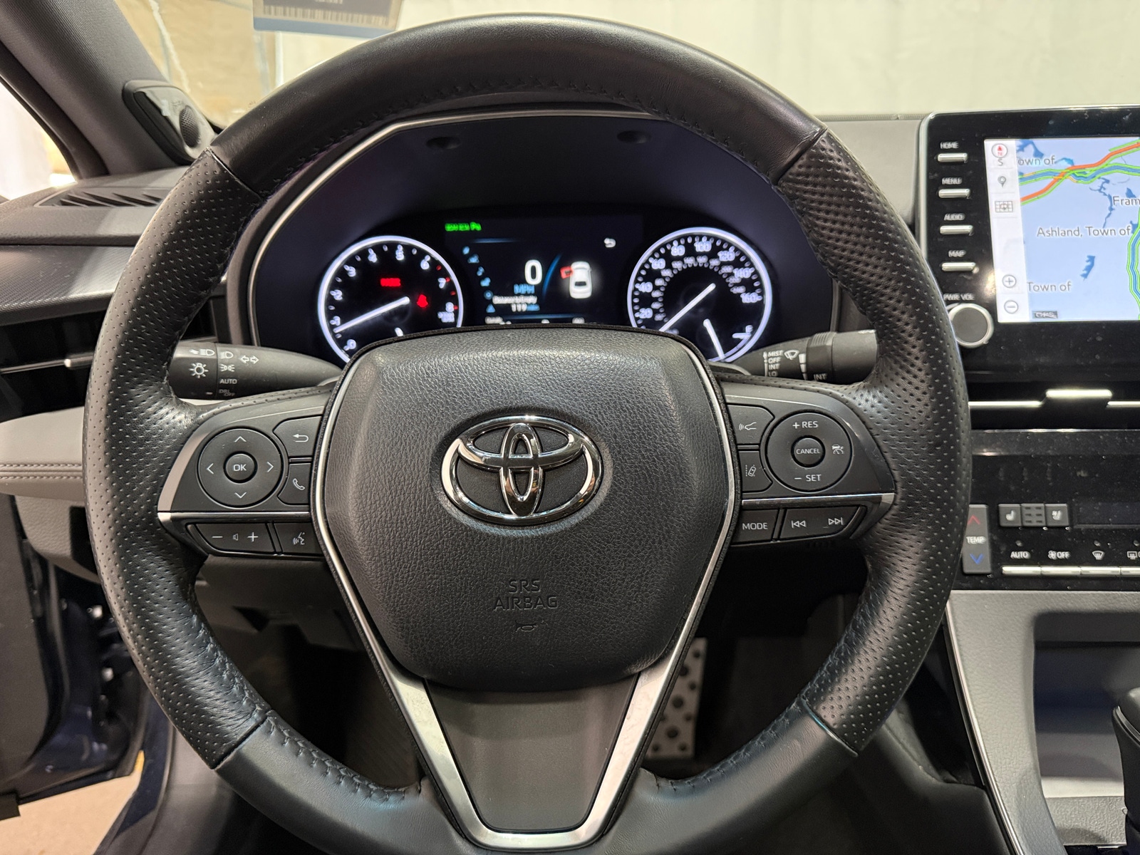 Thumbnail: 2019 Toyota Avalon - 4