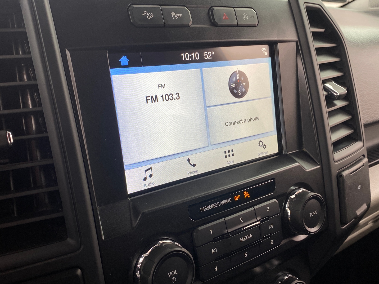 Thumbnail: 2019 Ford Econoline - 4