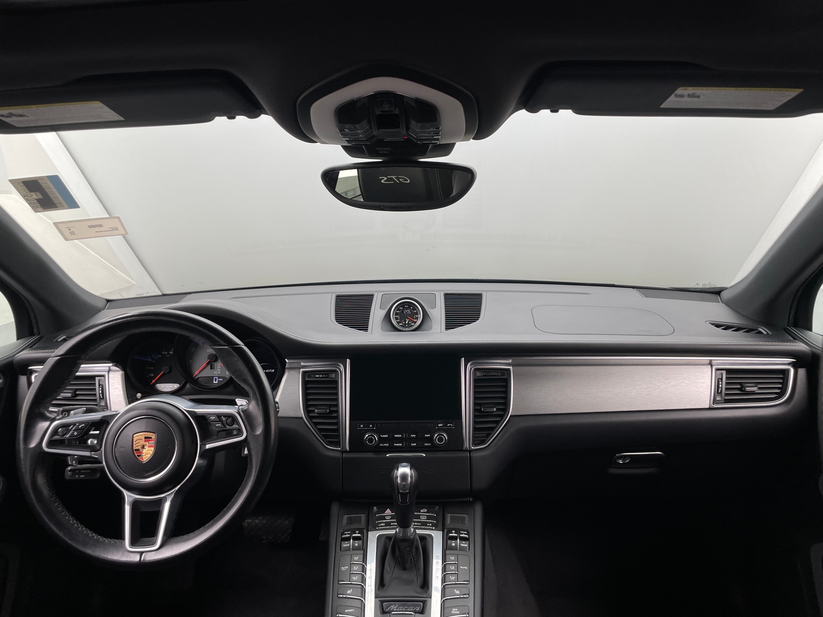 Thumbnail: 2018 Porsche Macan - 2