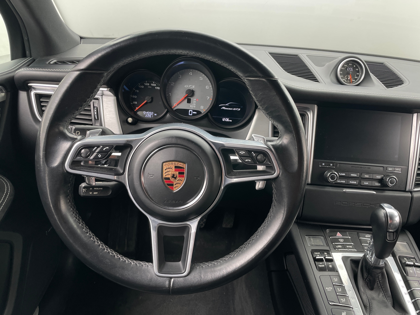 Thumbnail: 2018 Porsche Macan - 4