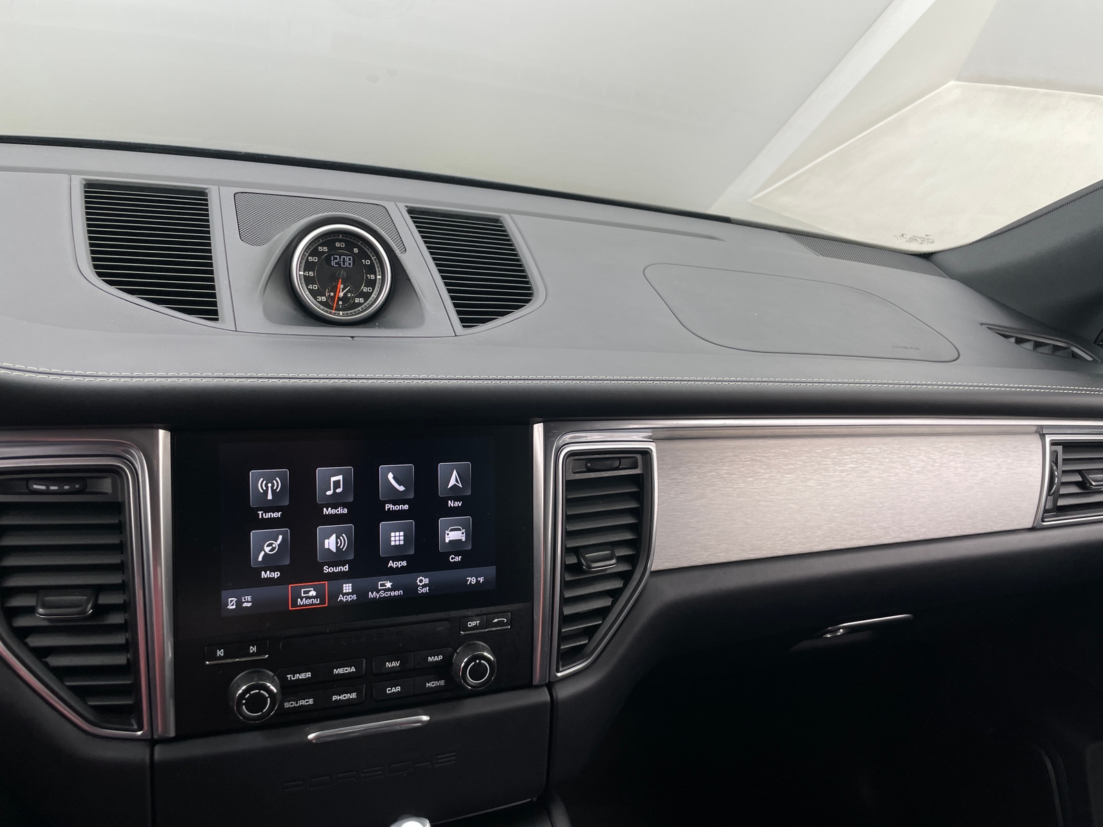 Thumbnail: 2018 Porsche Macan - 3