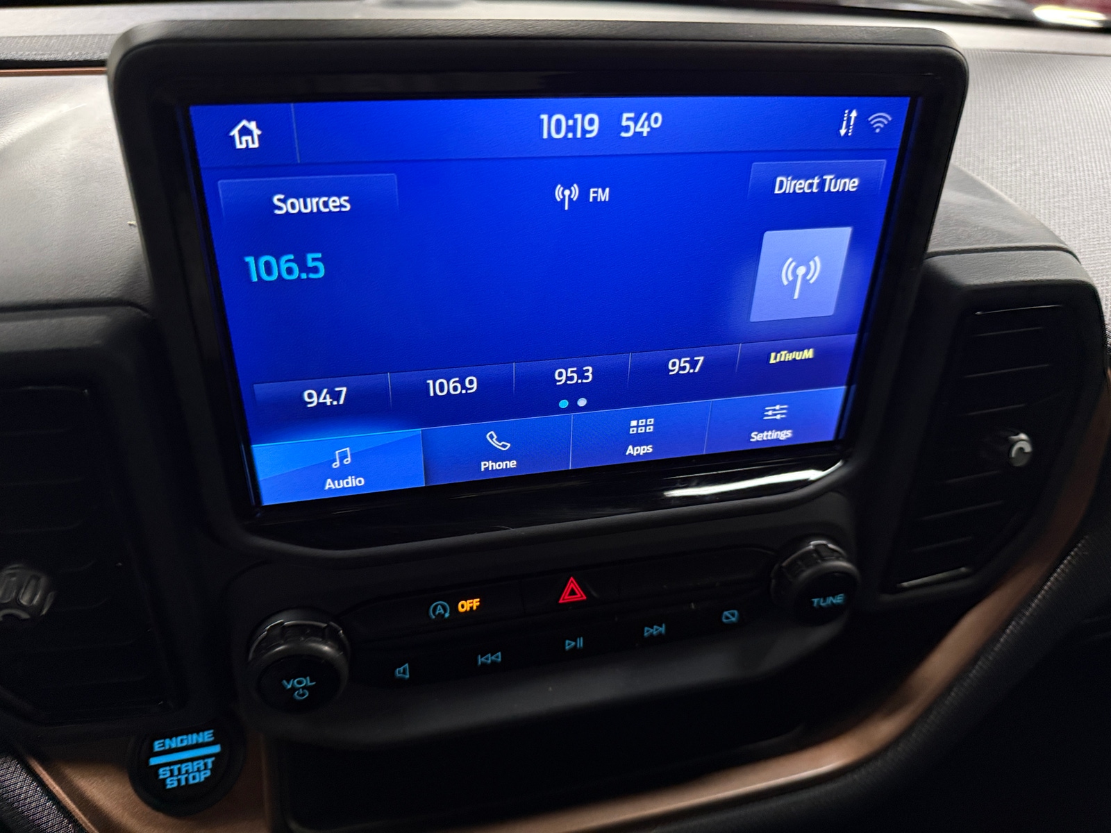 Thumbnail: 2021 Ford Bronco Sport - 3