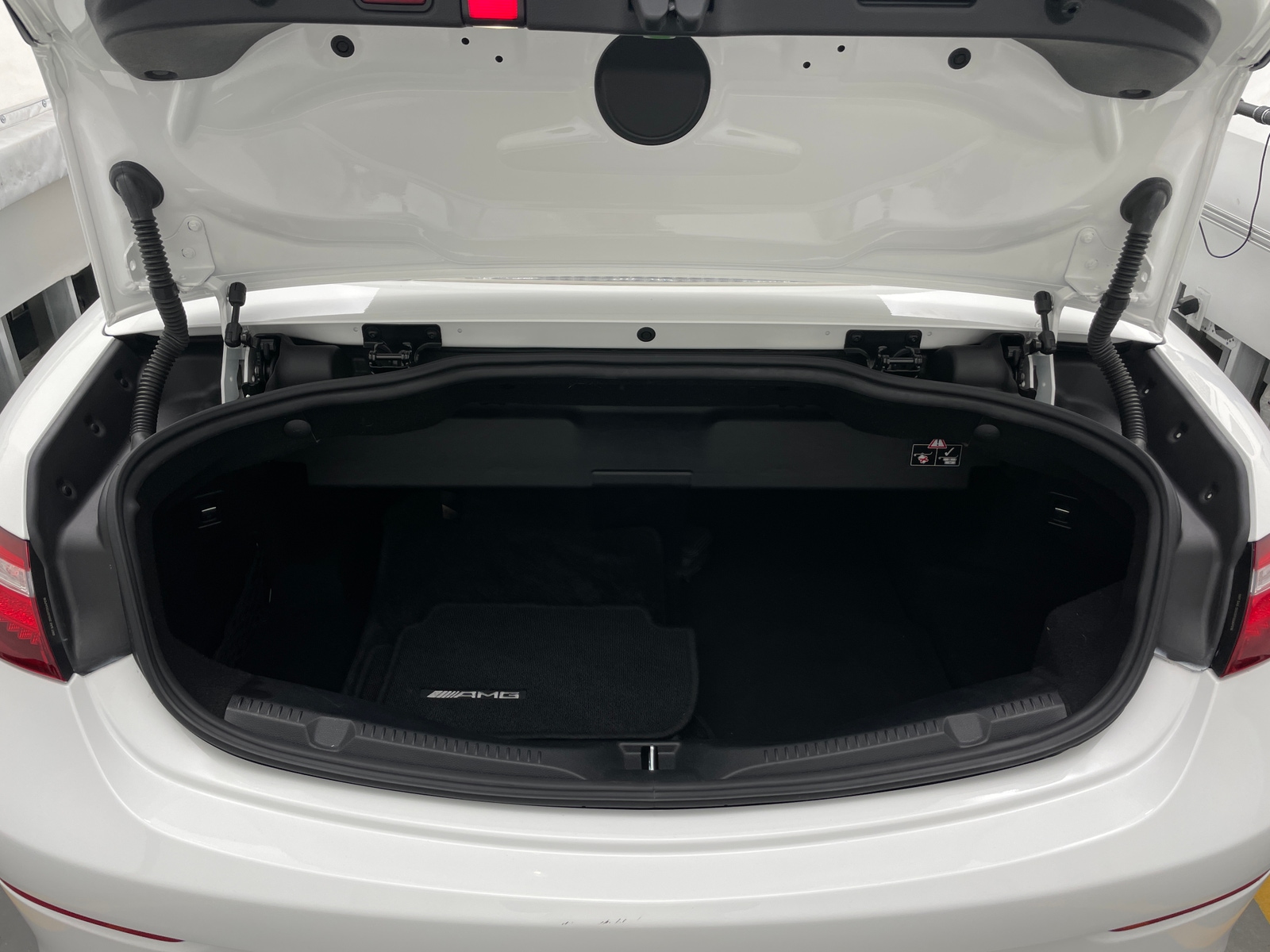 Thumbnail: 2019 Mercedes-Benz E-Class - 6