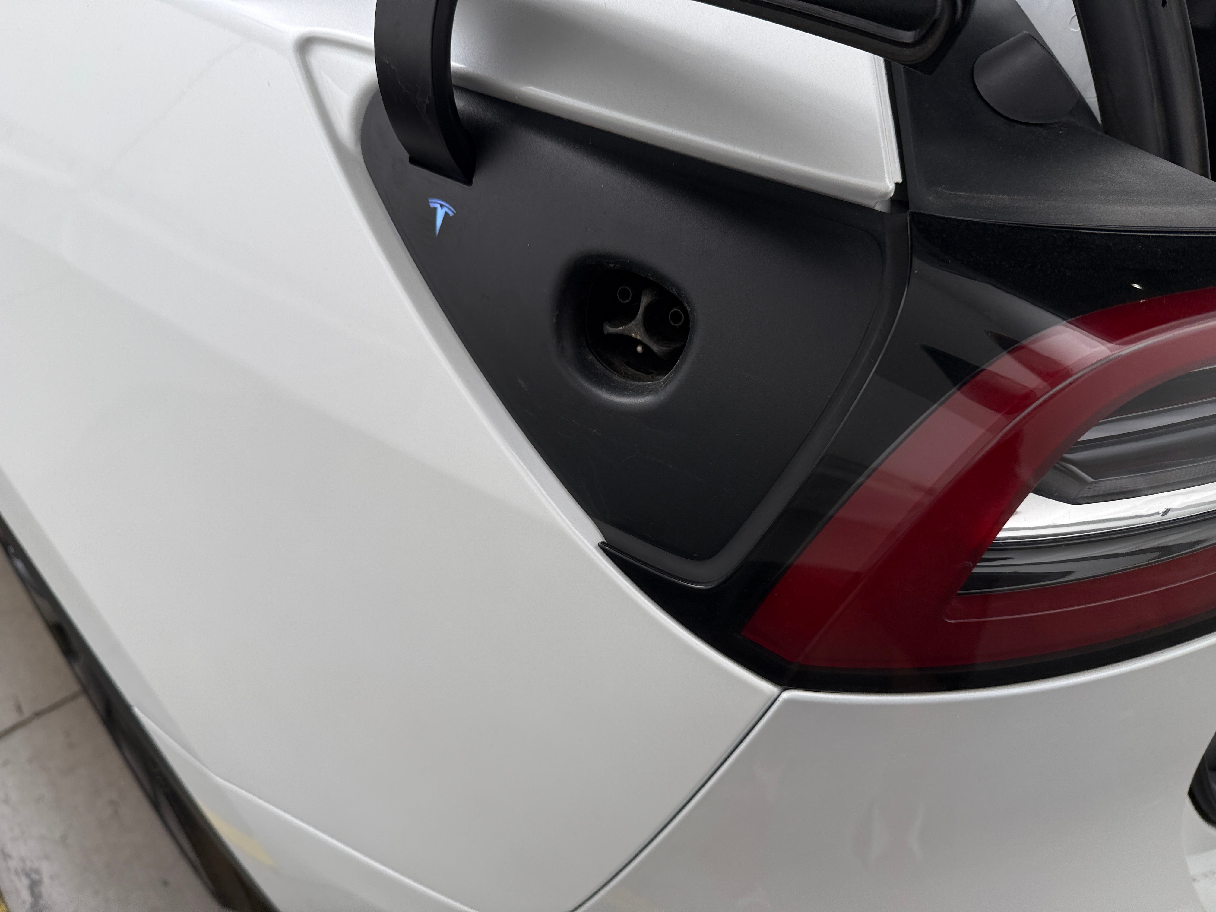 Used 2022 Tesla Model Y Performance with VIN 7SAYGDEFXNF485004 for sale in Oak Creek, WI