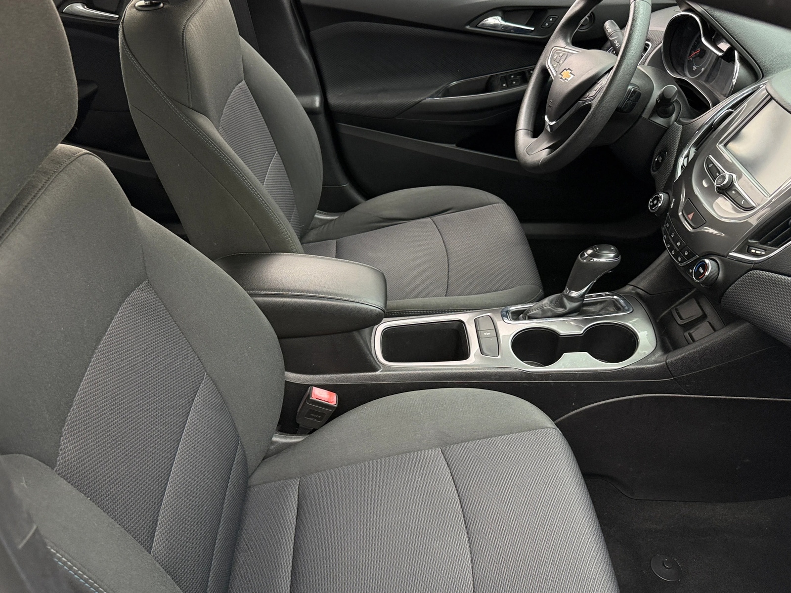 Thumbnail: 2017 Chevrolet Cruze - 2