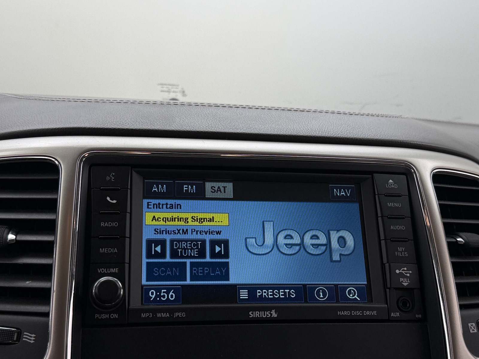 Thumbnail: 2011 Jeep Grand Cherokee - 3