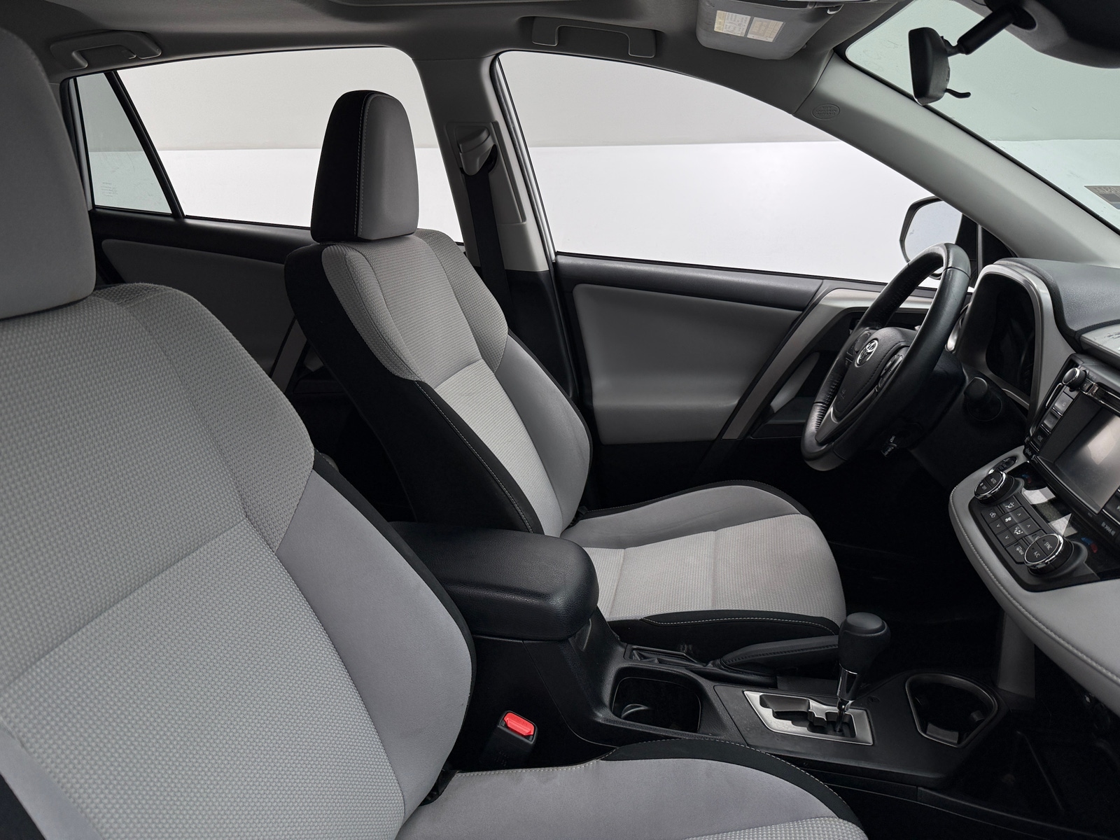 Thumbnail: 2018 Toyota RAV4 - 2