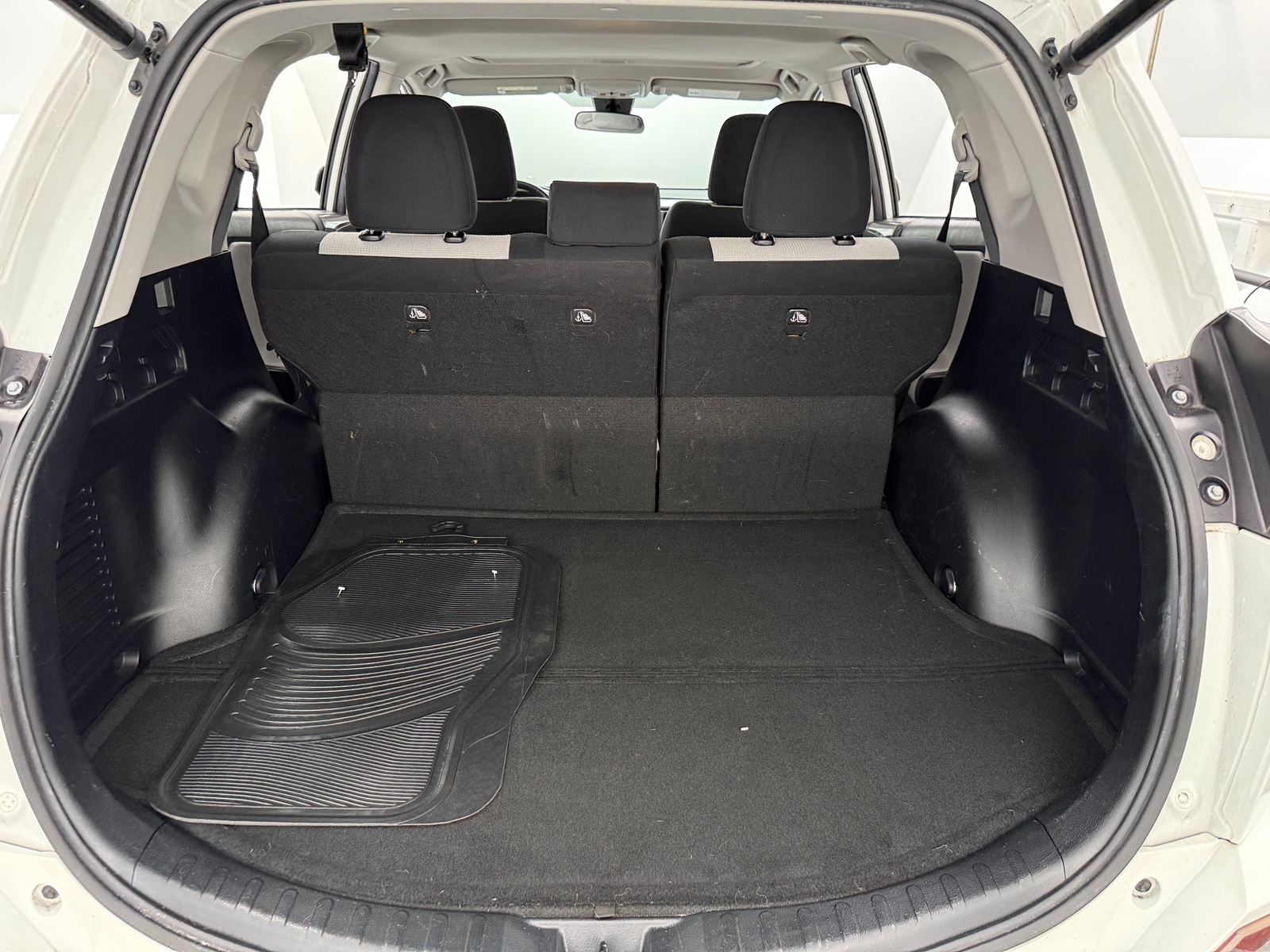 Thumbnail: 2018 Toyota RAV4 - 7