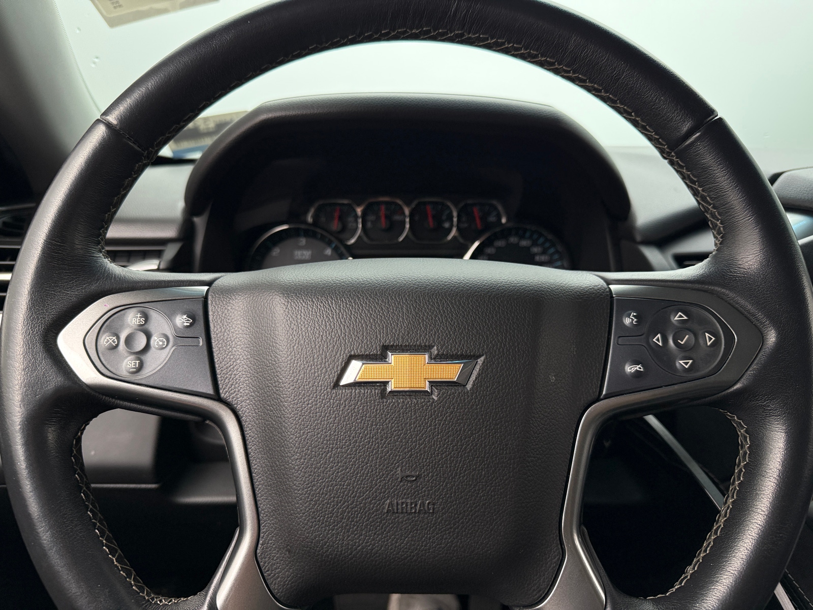 Thumbnail: 2018 Chevrolet Suburban - 4