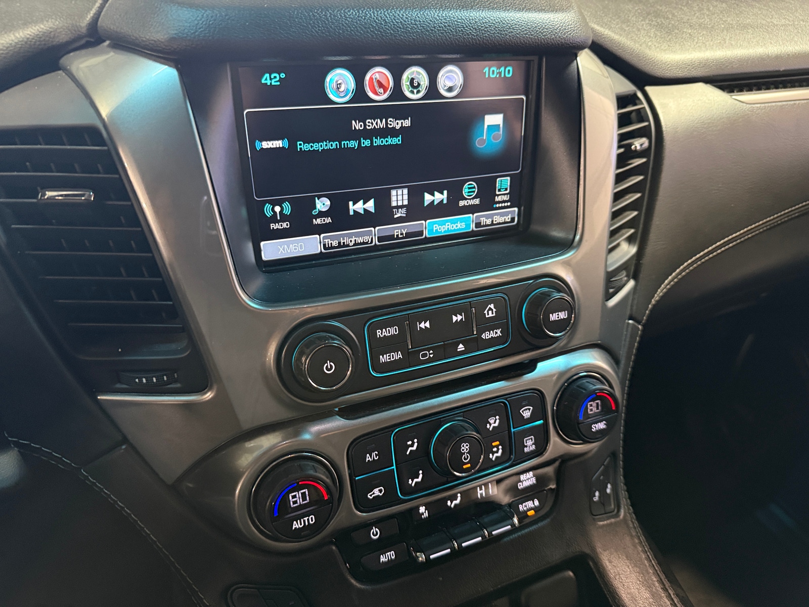 Thumbnail: 2018 Chevrolet Suburban - 3