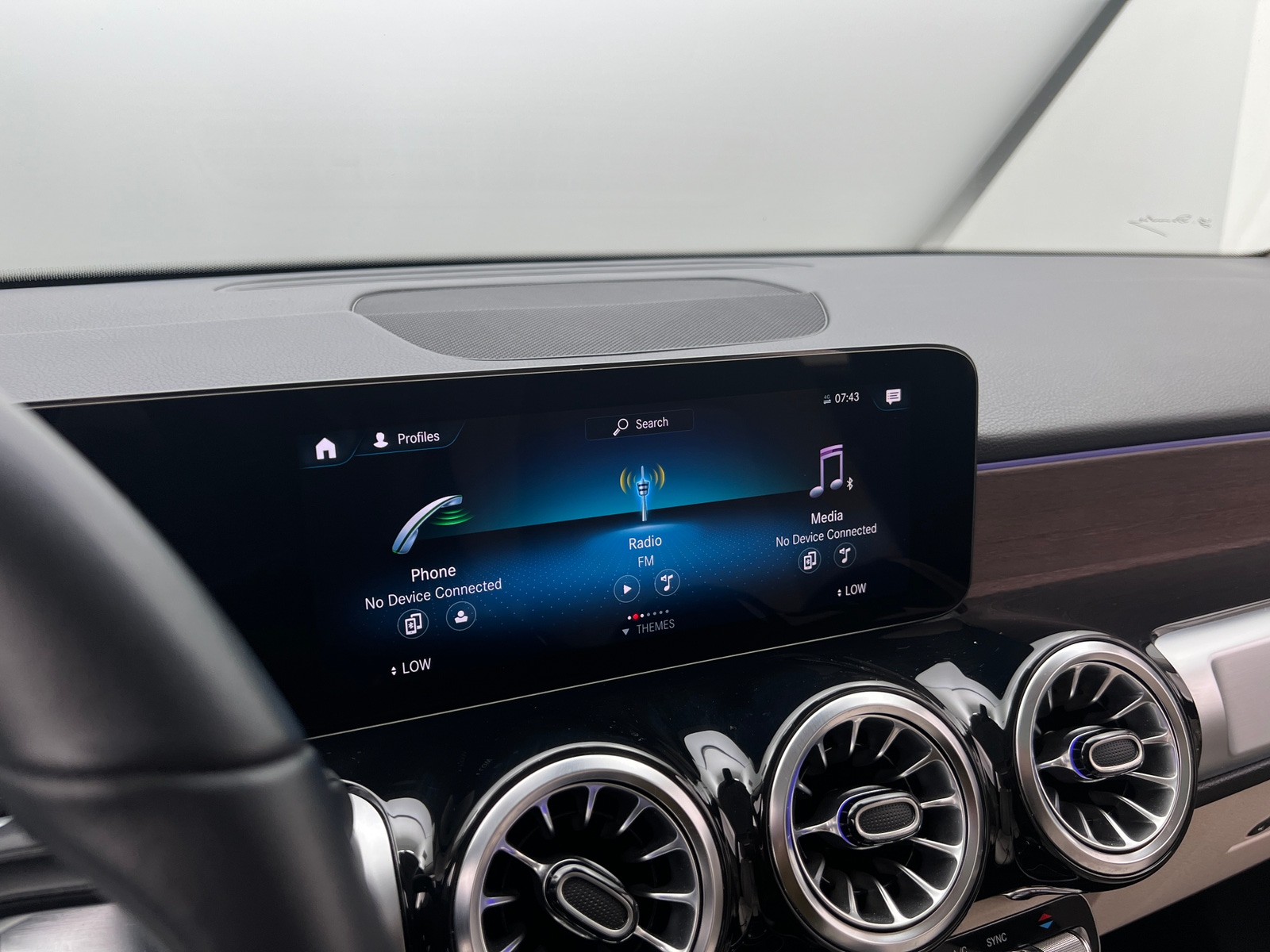 Thumbnail: 2022 Mercedes-Benz GLB - 3