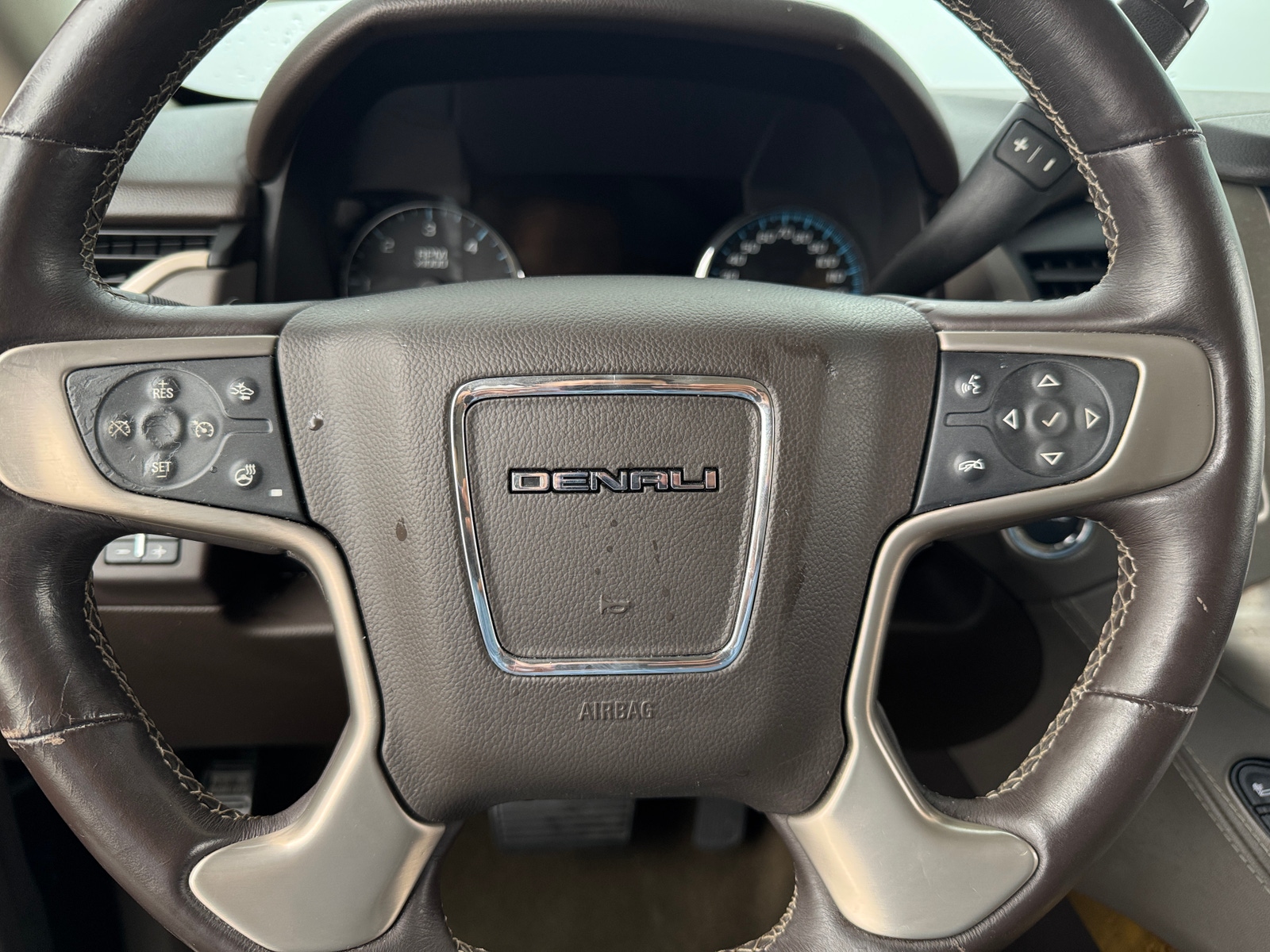 Thumbnail: 2017 GMC Yukon XL - 4