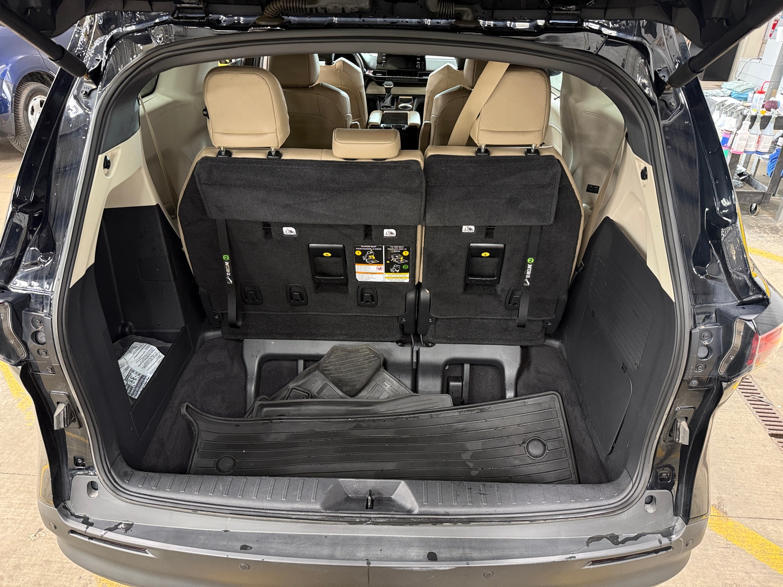 Thumbnail: 2022 Toyota Sienna - 6