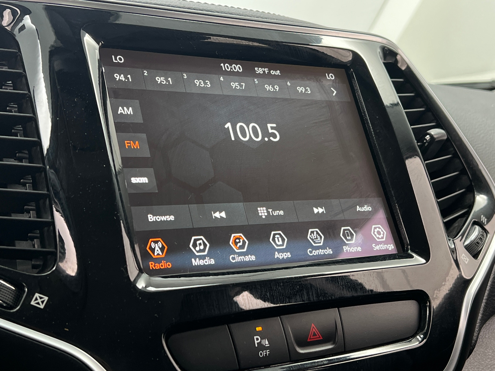 Thumbnail: 2020 Jeep Cherokee - 3