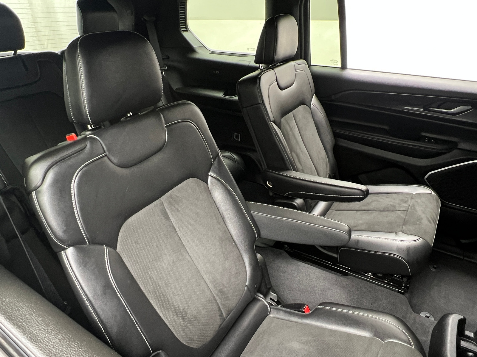 Thumbnail: 2022 Jeep Grand Cherokee L - 5