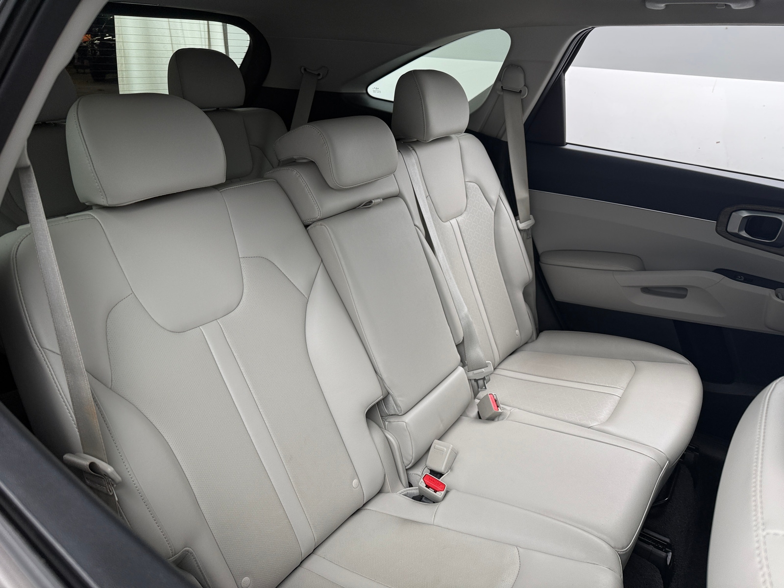 Thumbnail: 2023 Kia Sorento - 5