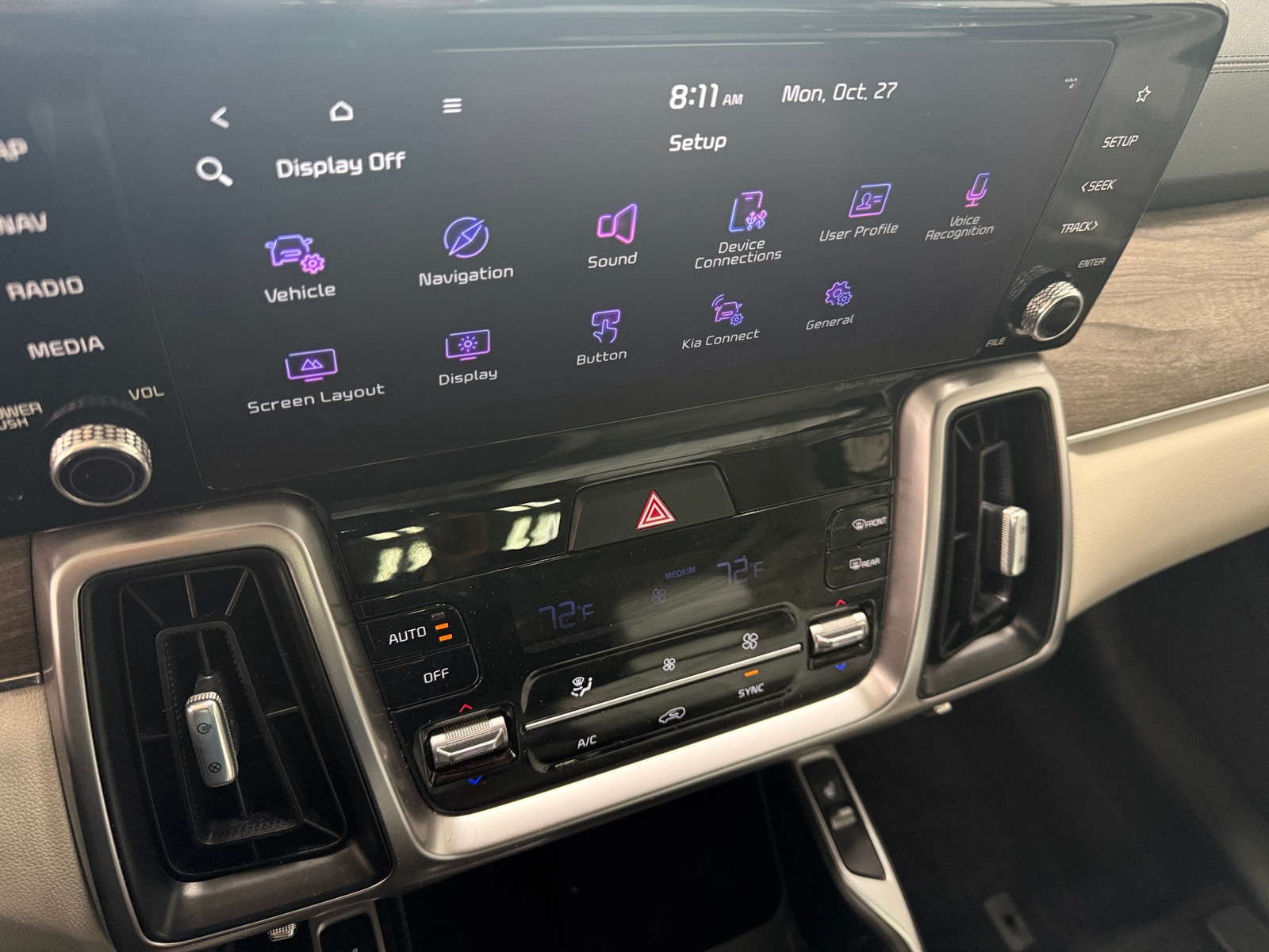 Thumbnail: 2023 Kia Sorento - 3