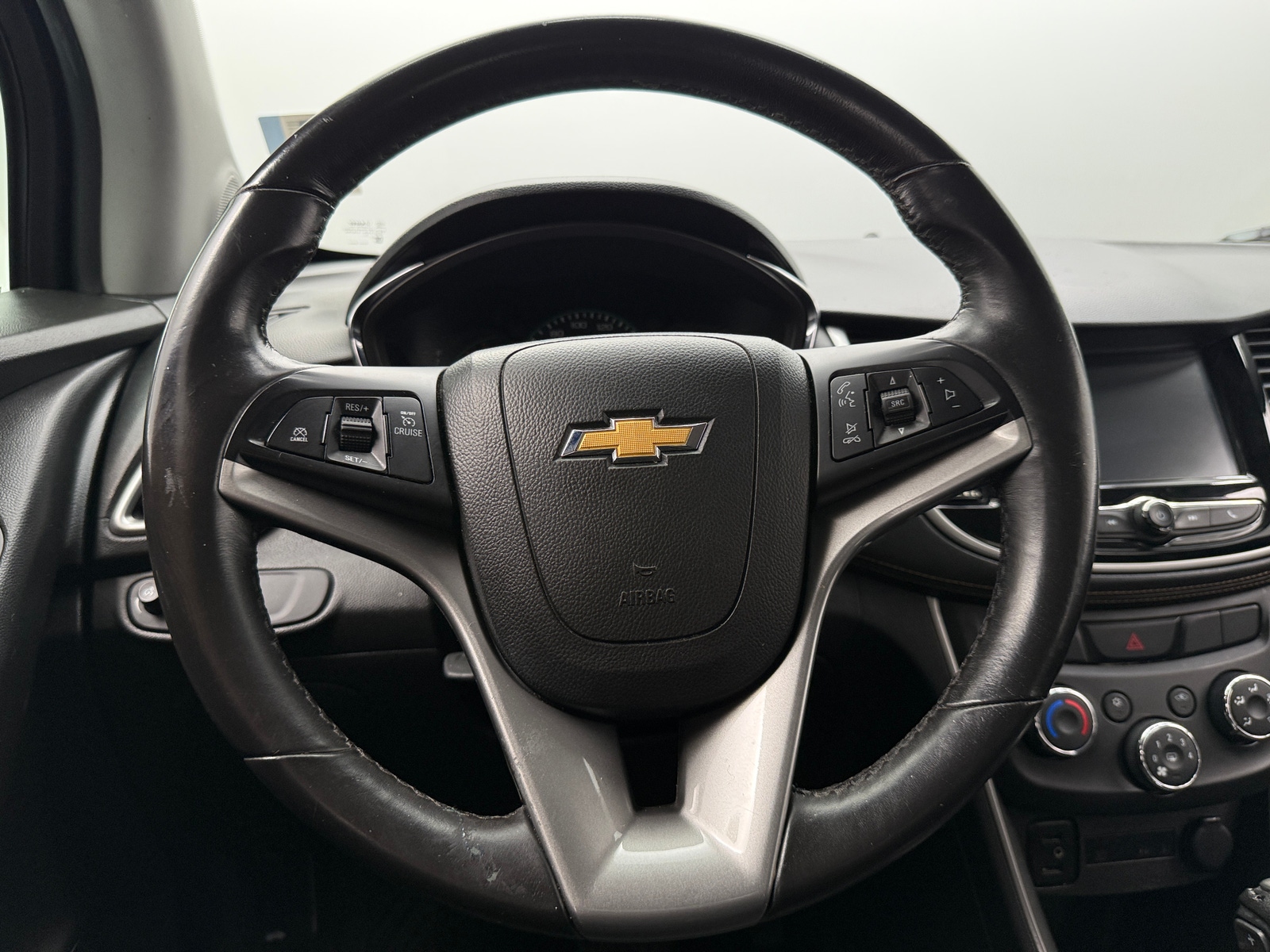 Thumbnail: 2017 Chevrolet Trax - 5