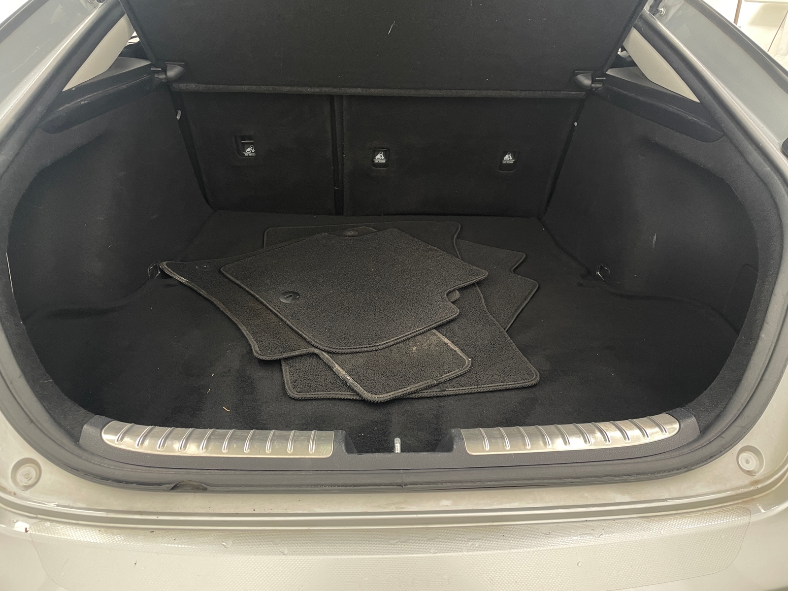 Thumbnail: 2018 Kia Stinger - 6