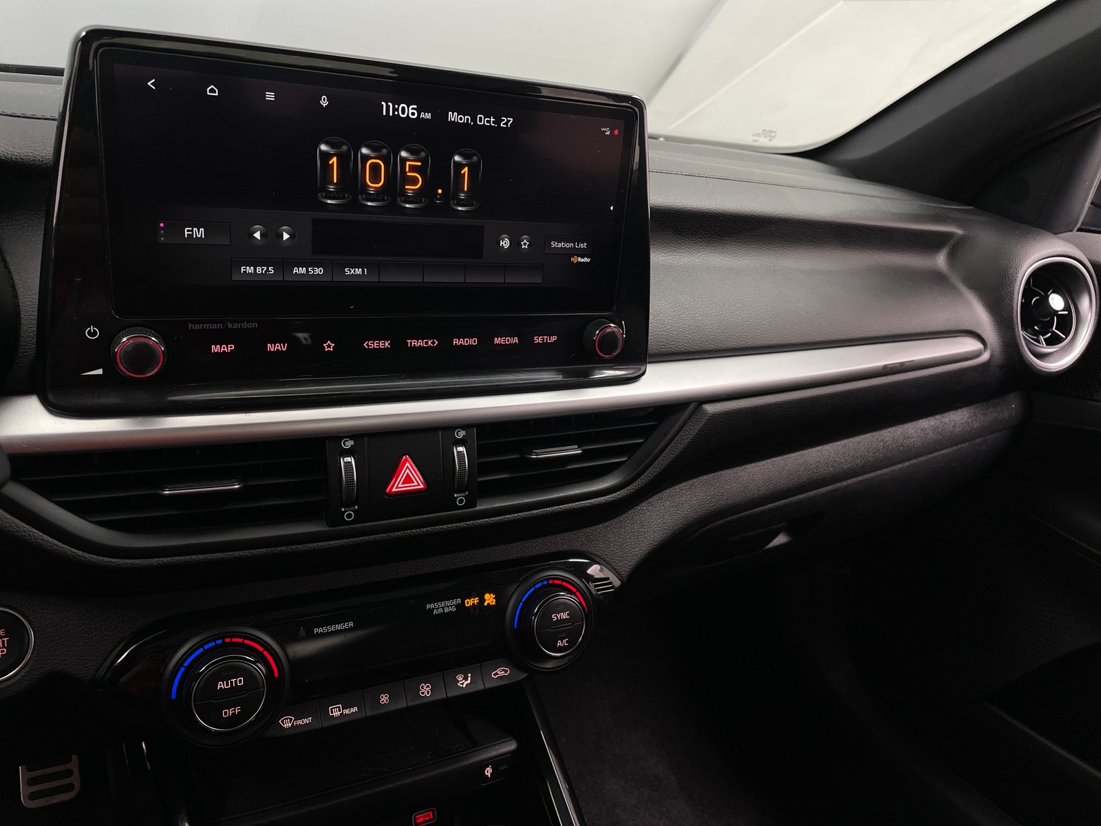 Thumbnail: 2022 Kia Forte - 4