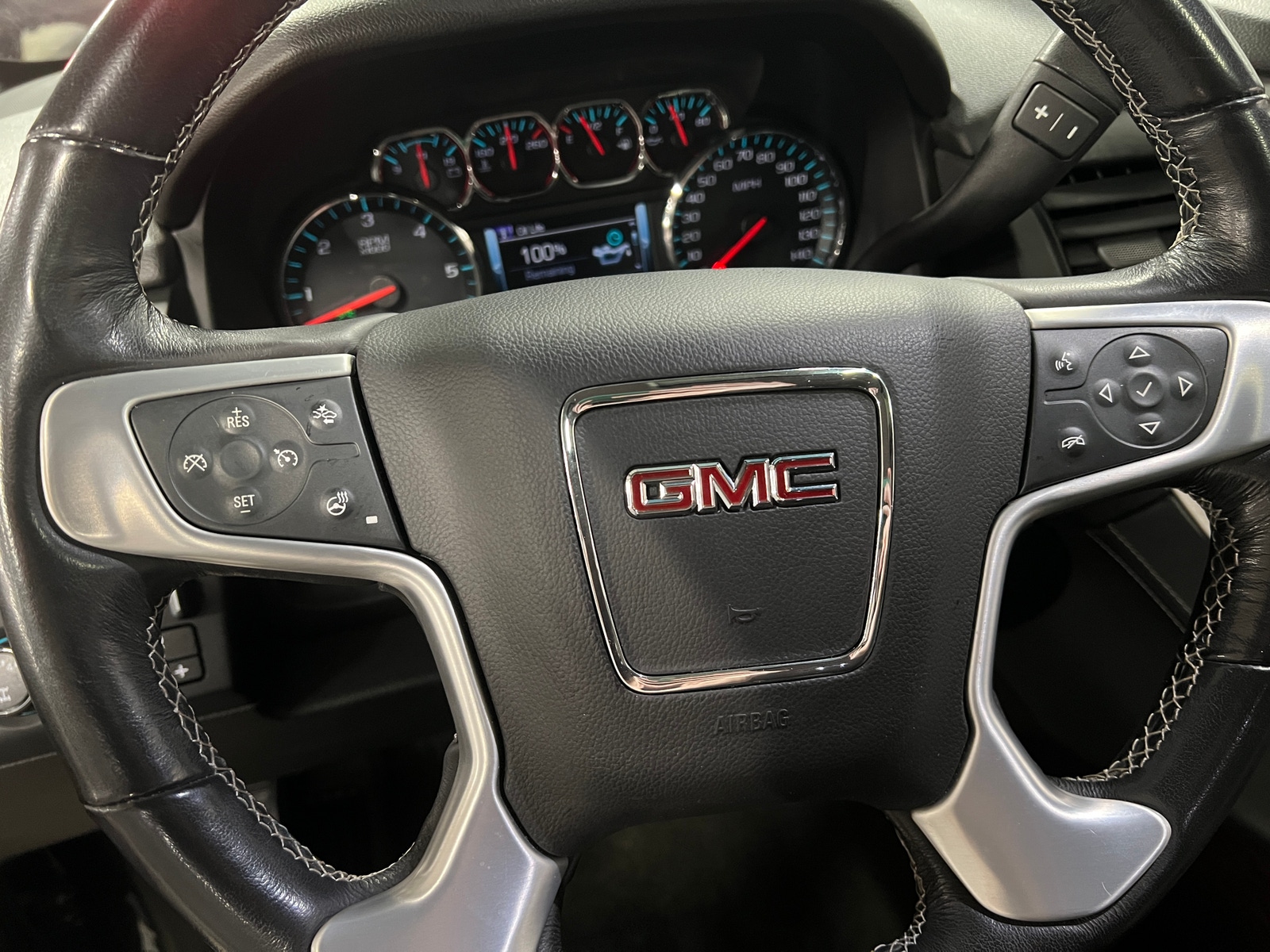 Thumbnail: 2018 GMC Yukon XL - 4