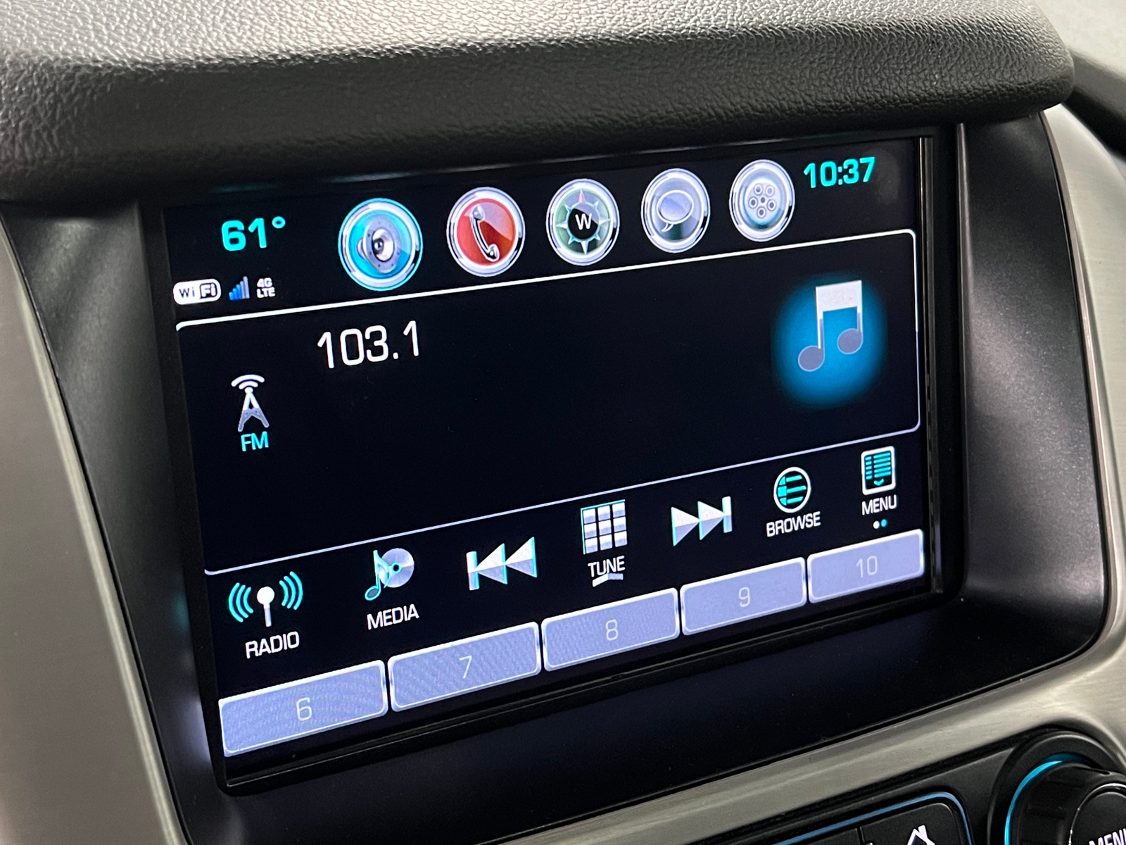 Thumbnail: 2018 GMC Yukon XL - 3