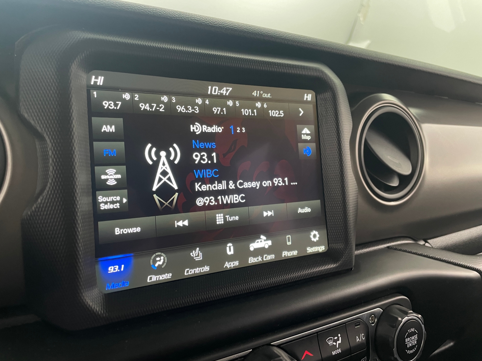 Thumbnail: 2022 Jeep Gladiator - 4