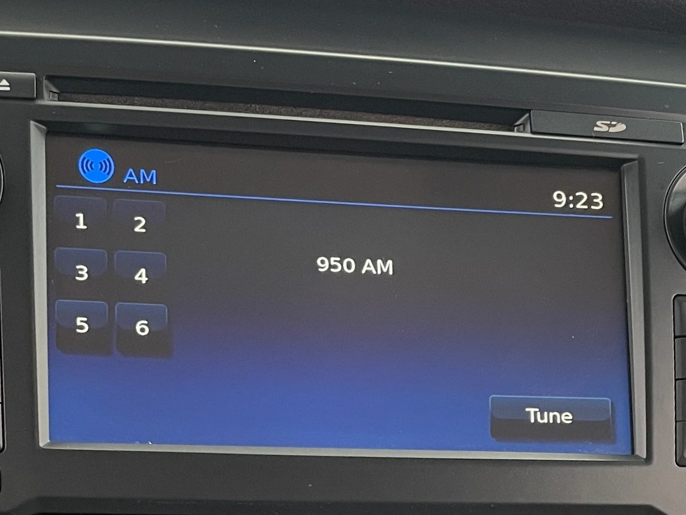 Thumbnail: 2017 Nissan Titan - 4