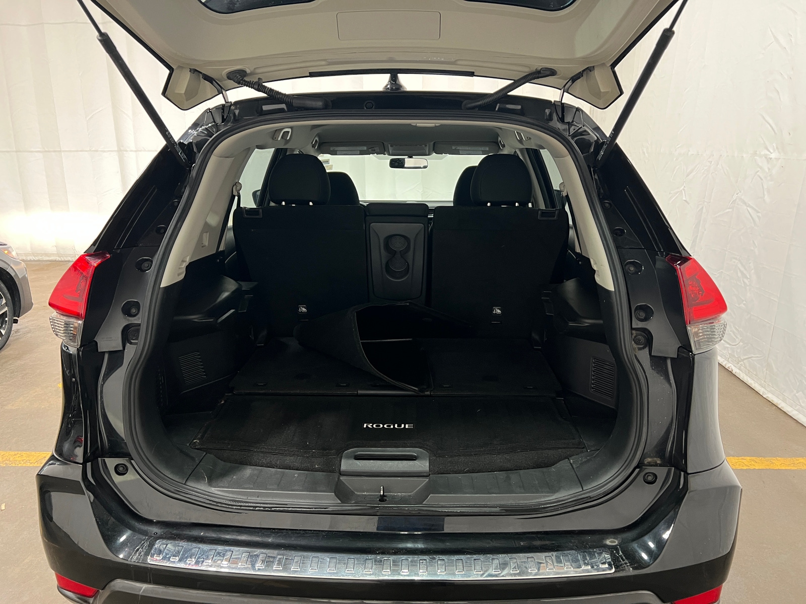 Thumbnail: 2018 Nissan Rogue - 7