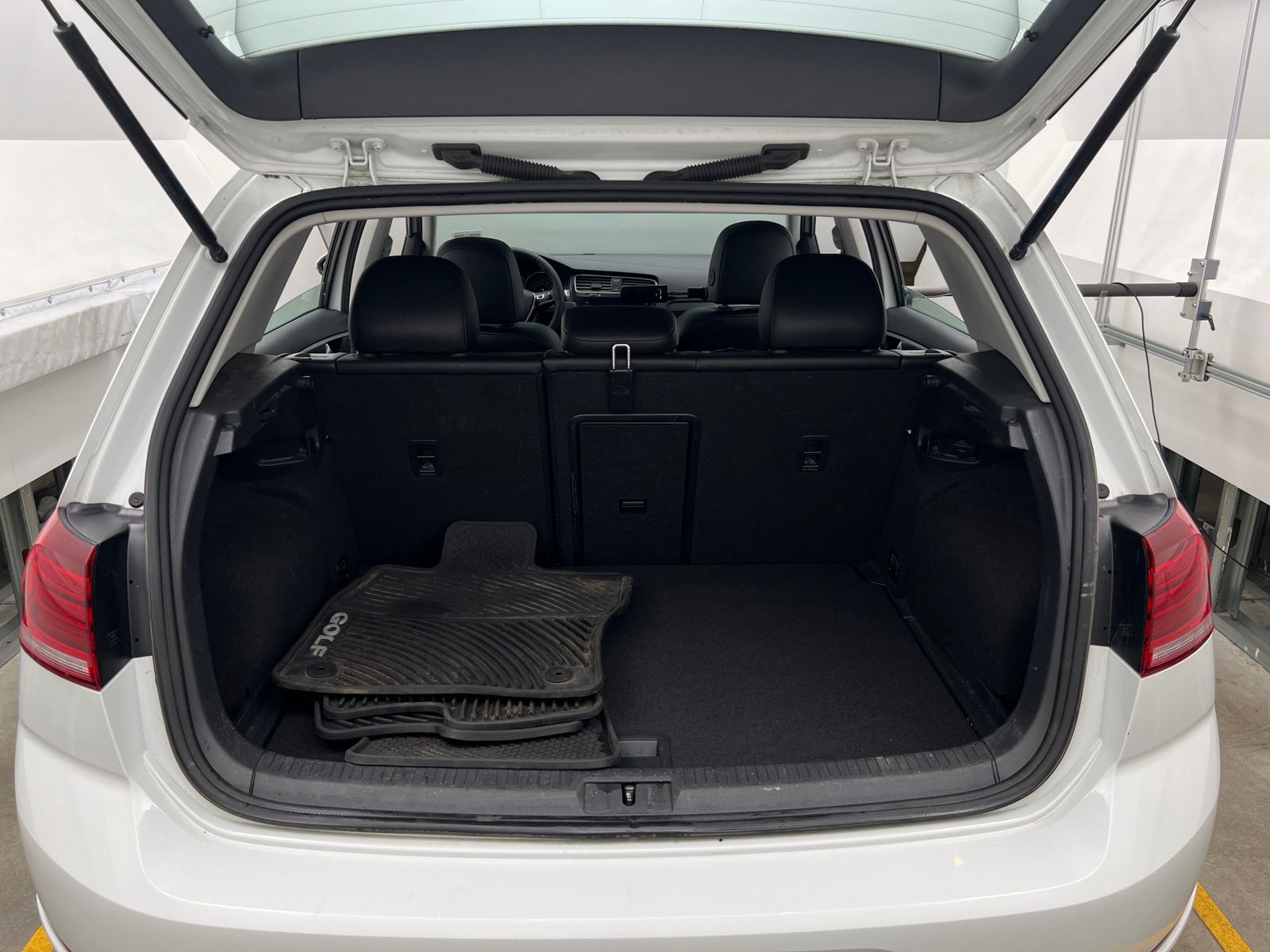 Thumbnail: 2018 Volkswagen Golf - 6